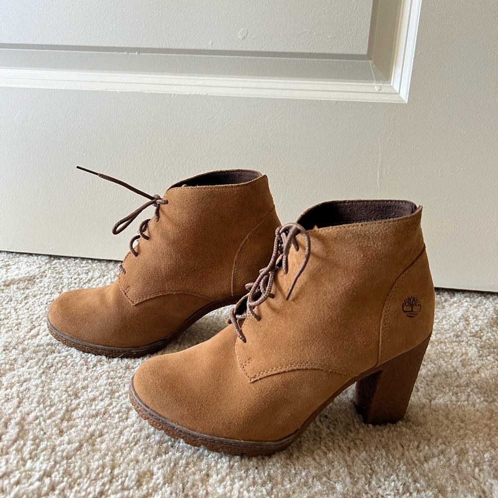 Timberland Women’s Booties (Tan/Brown) perfect for Spring/Winter